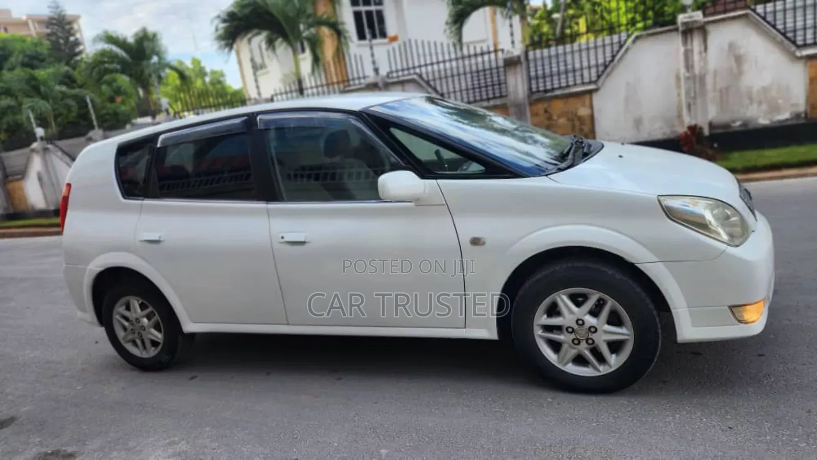 Toyota Opa 2002 White