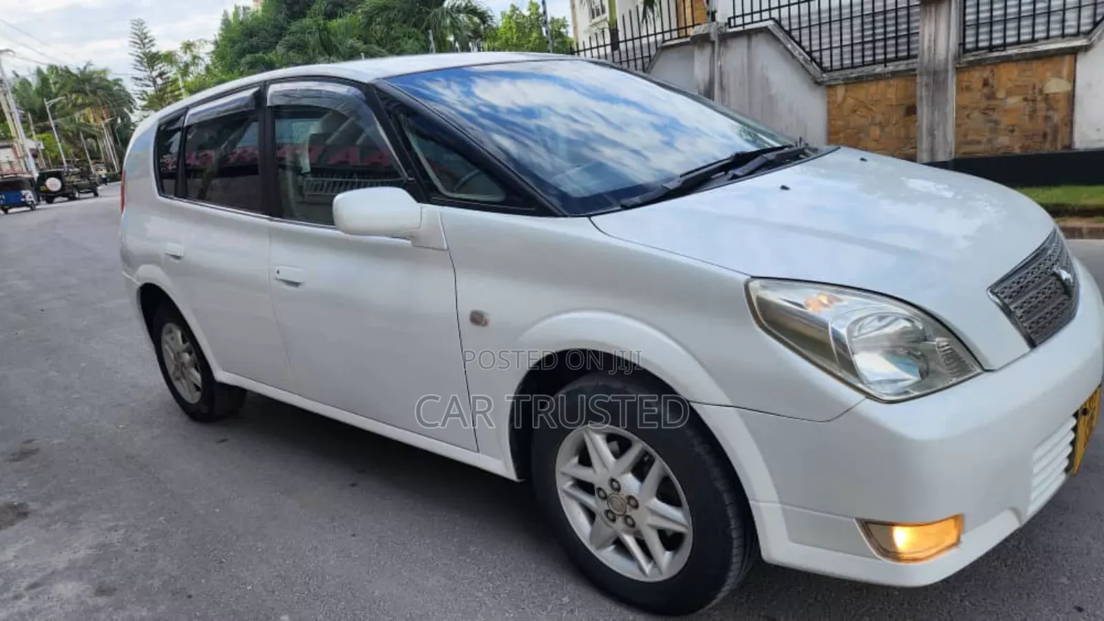 Toyota Opa 2002 White