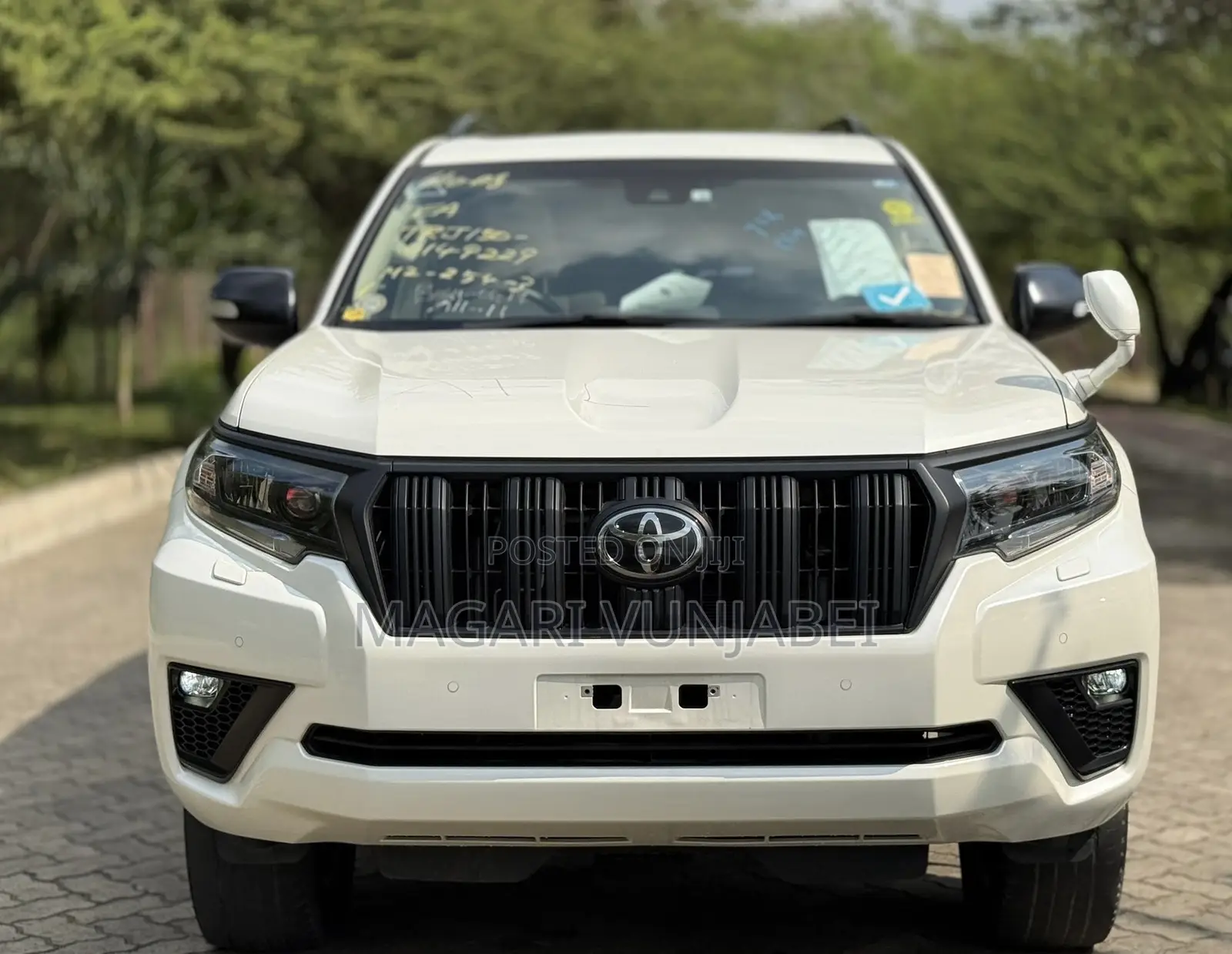 Toyota Land Cruiser Prado 2022 Off white