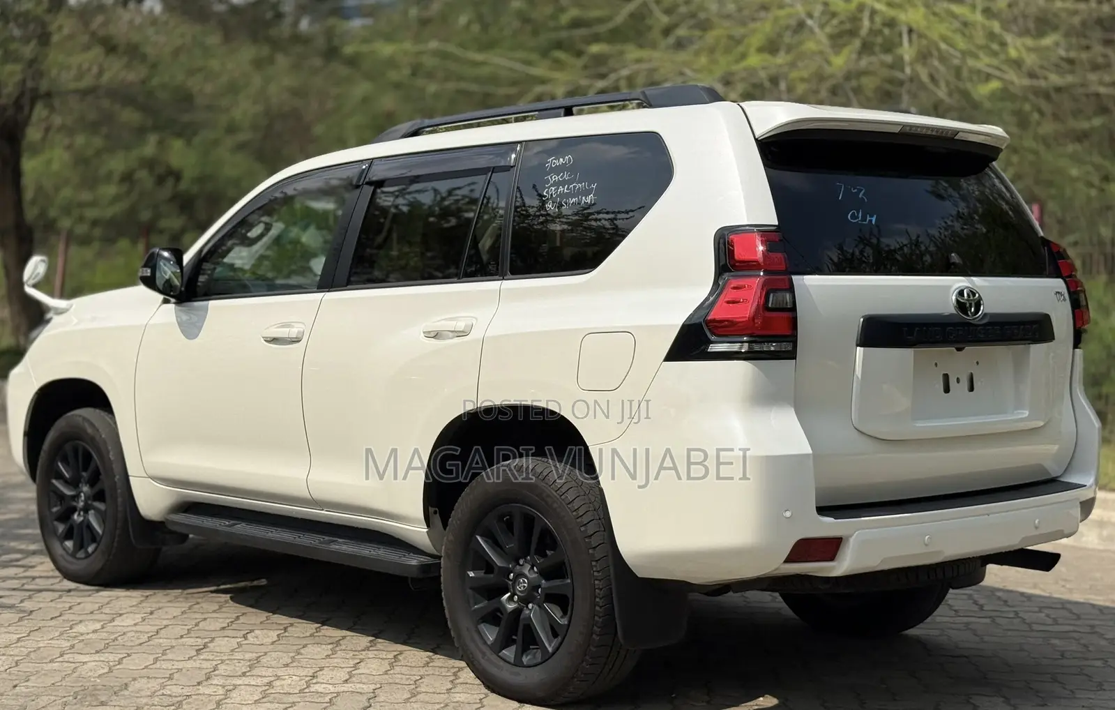 Toyota Land Cruiser Prado 2022 Off white