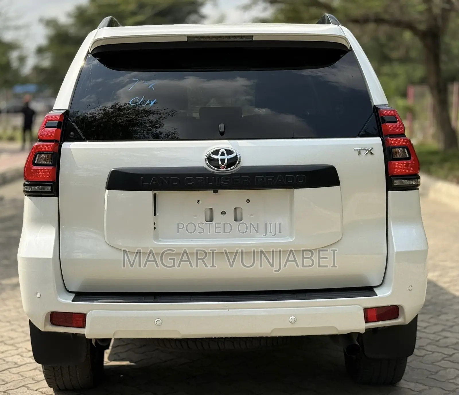 Toyota Land Cruiser Prado 2022 Off white