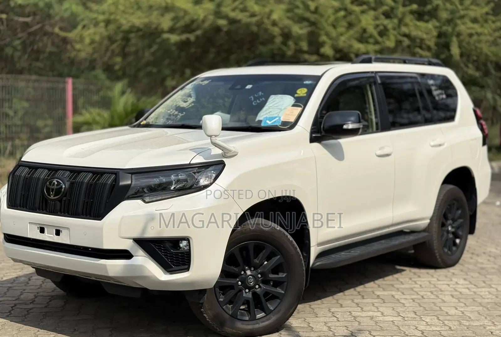 Toyota Land Cruiser Prado 2022 Off white