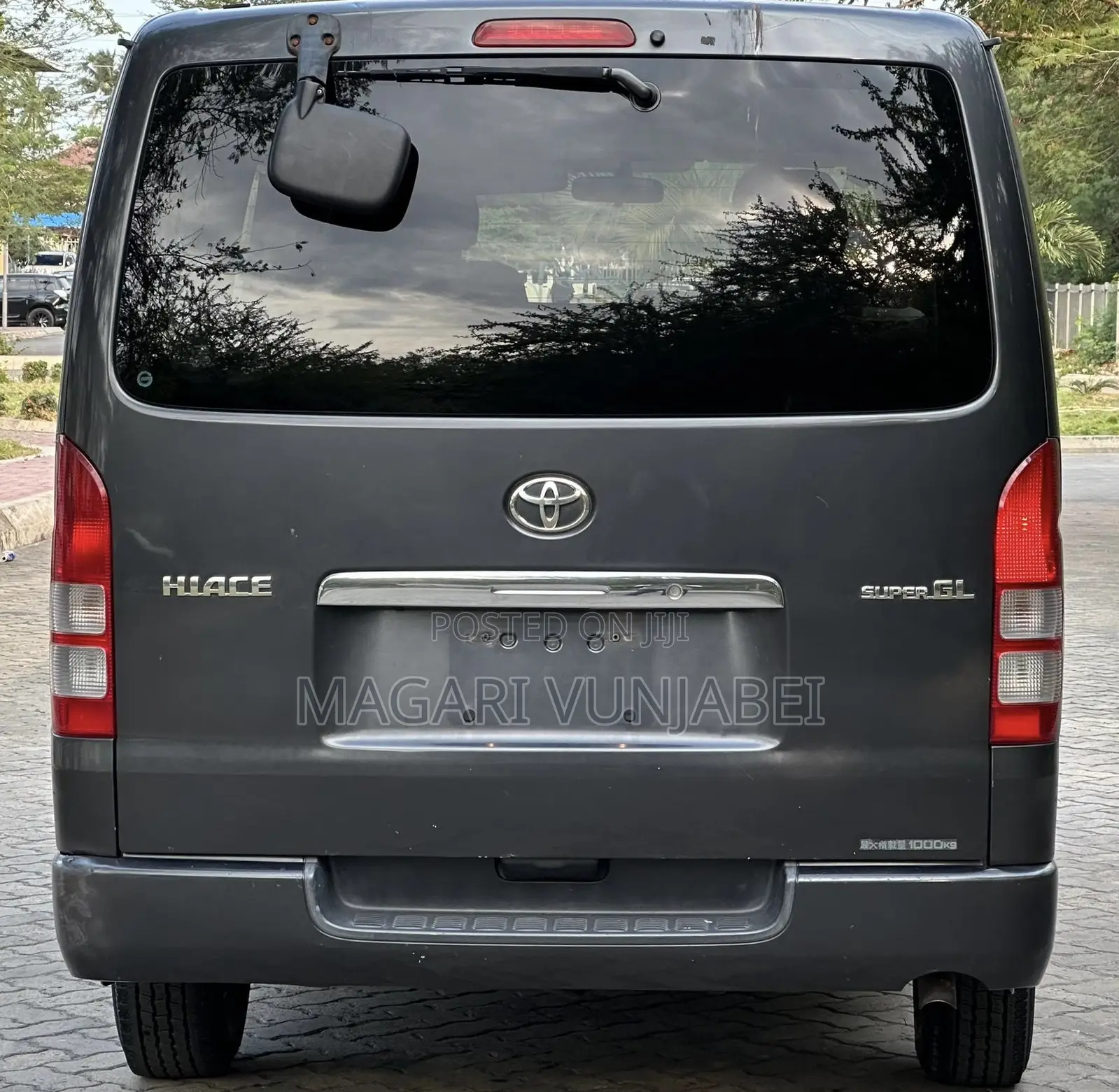 Toyota HiAce 2005 Grey
