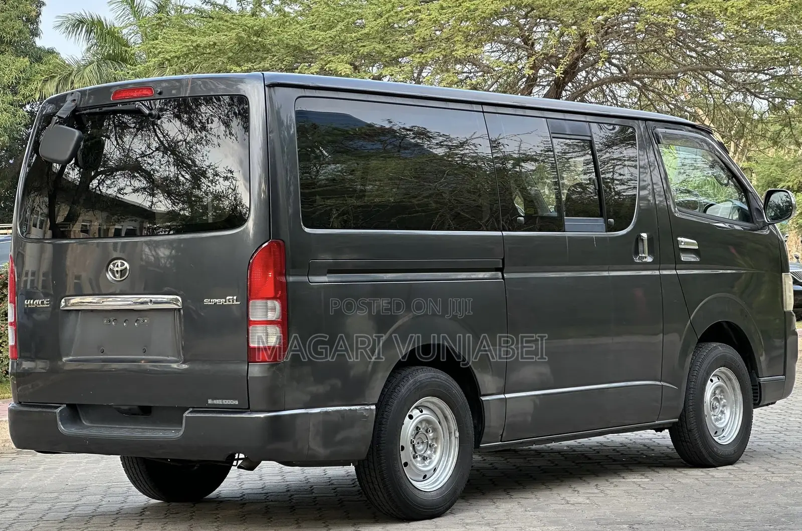 Toyota HiAce 2005 Grey