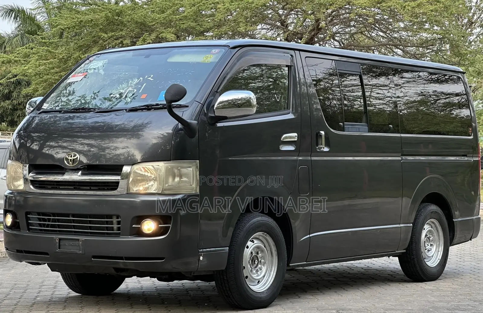 Toyota HiAce 2005 Grey