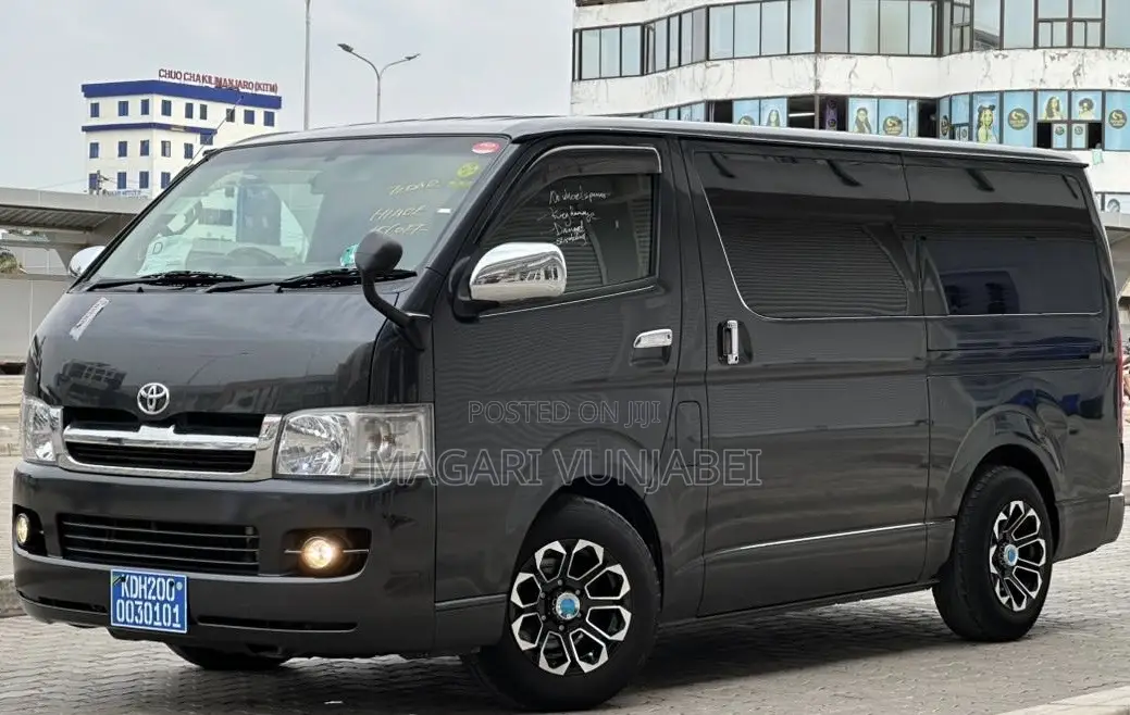 Toyota HiAce 2005 Black