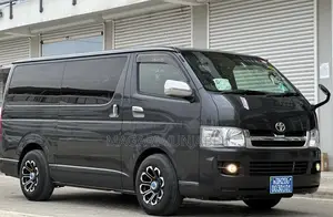 Toyota HiAce 2005 Black