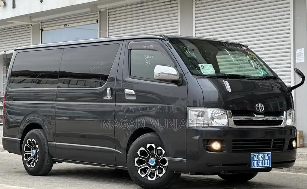 Toyota HiAce 2005 Black