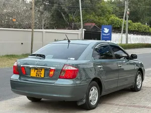 Photo - Toyota Premio 2004 Gray