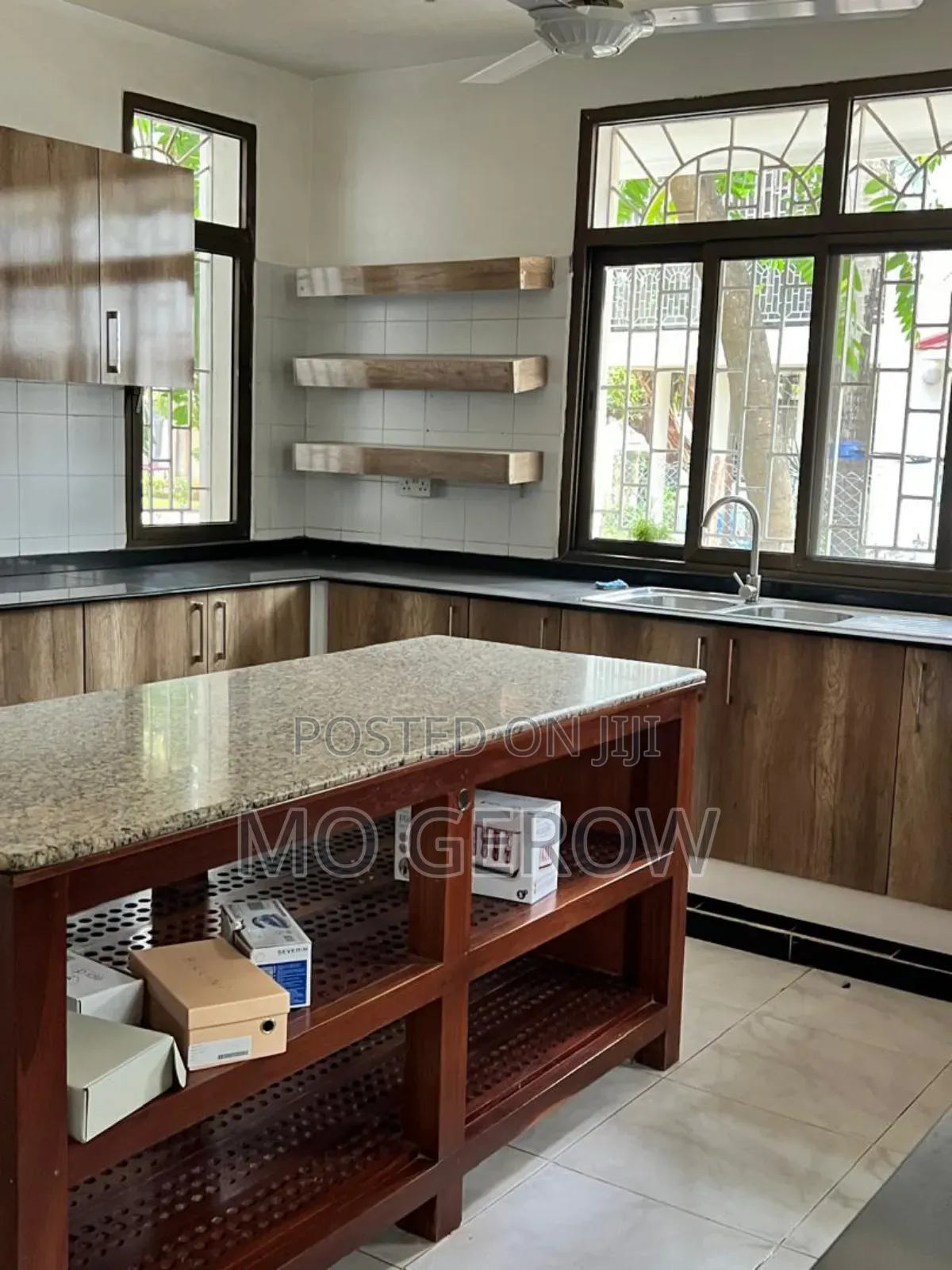 4bdrm Villa in Mo, Masaki for rent