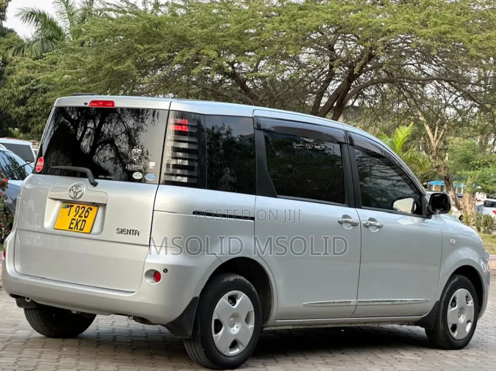 Toyota Sienta 2006 Silver