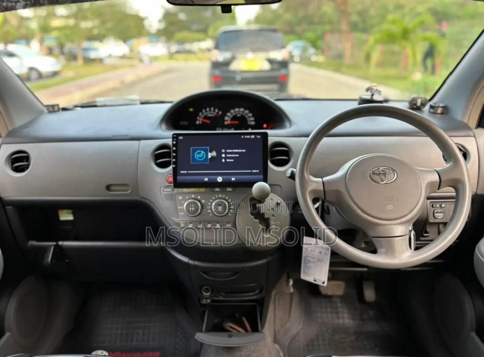 Toyota Sienta 2006 Silver