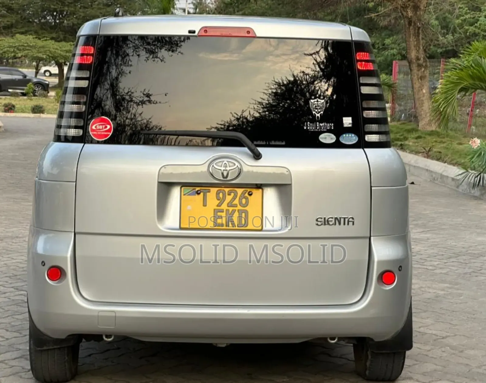 Toyota Sienta 2006 Silver