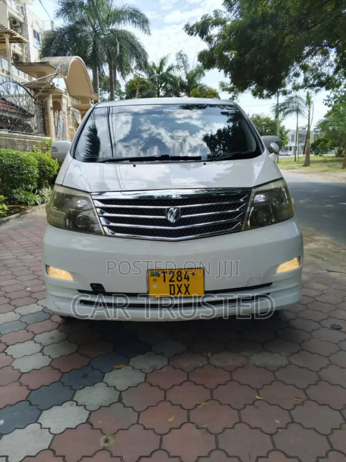 Toyota Alphard 2.4 Petrol AWD 2005 White