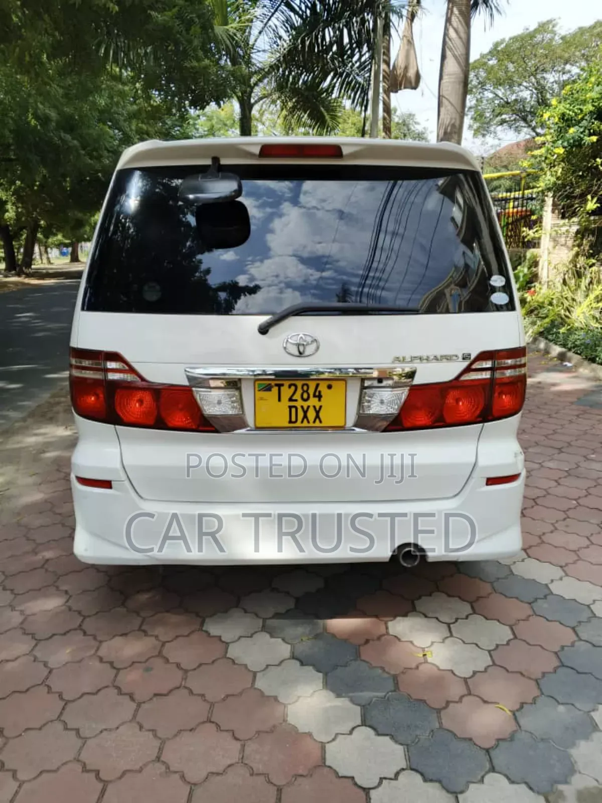 Toyota Alphard 2.4 Petrol AWD 2005 White