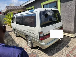 Toyota HiAce 2002 Silver