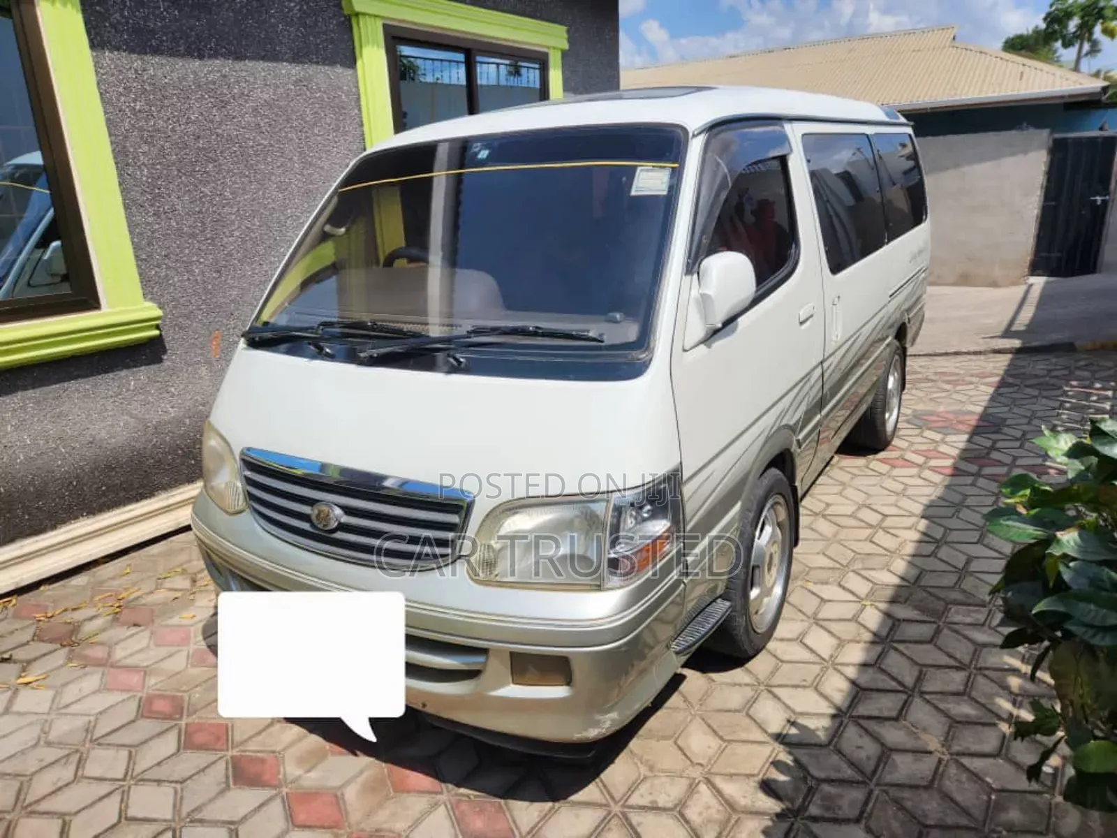 Toyota HiAce 2002 Silver
