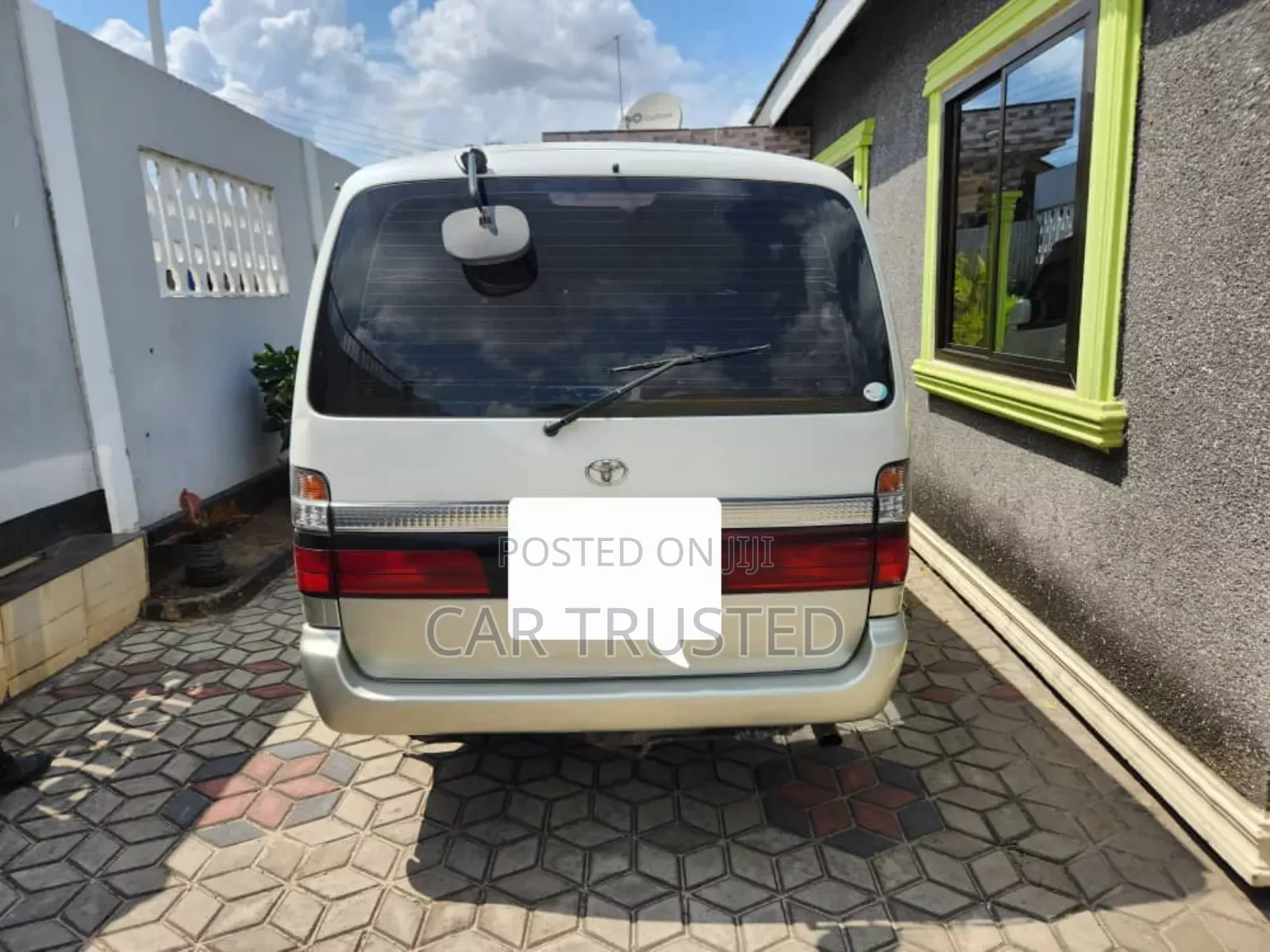 Toyota HiAce 2002 Silver