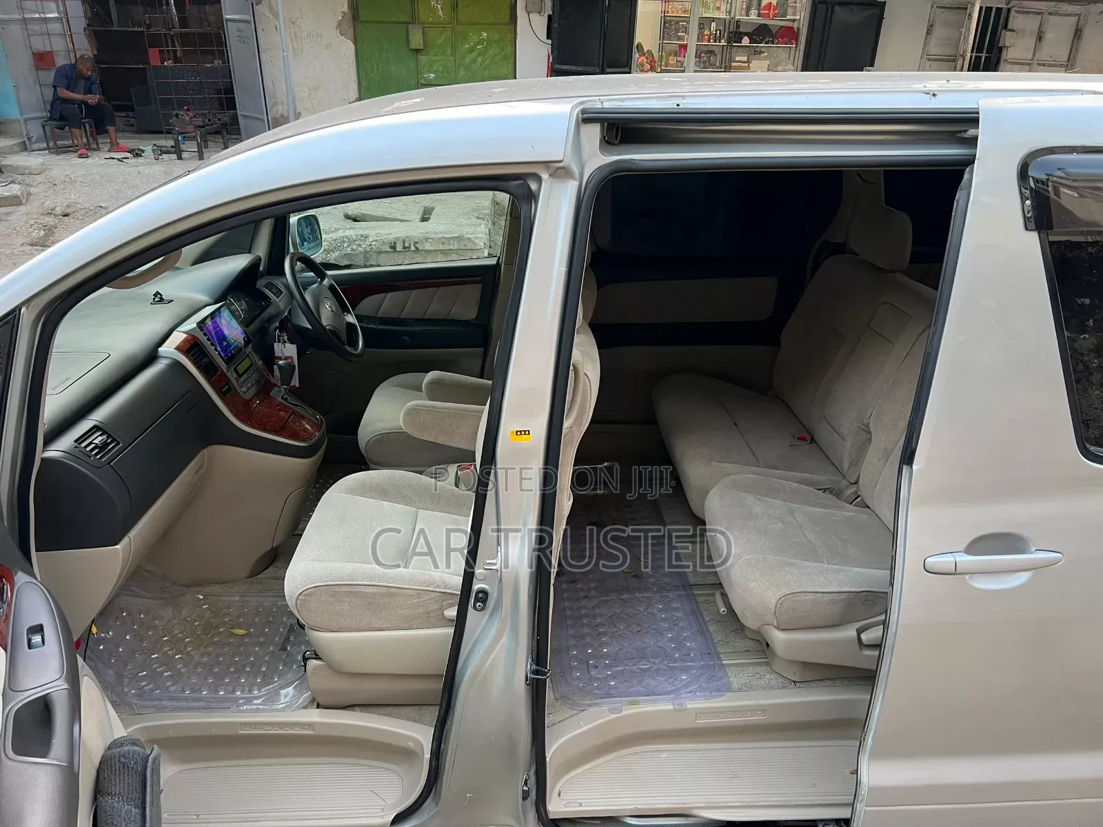 Toyota Alphard 2.4 Petrol AWD 2005 Silver