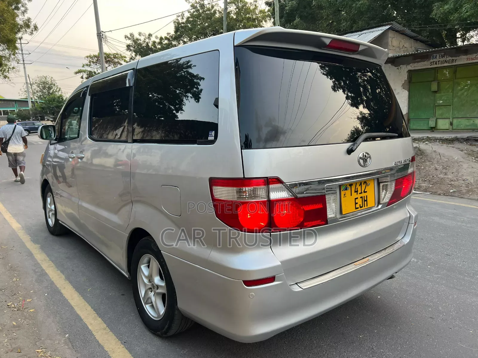 Toyota Alphard 2.4 Petrol AWD 2005 Silver