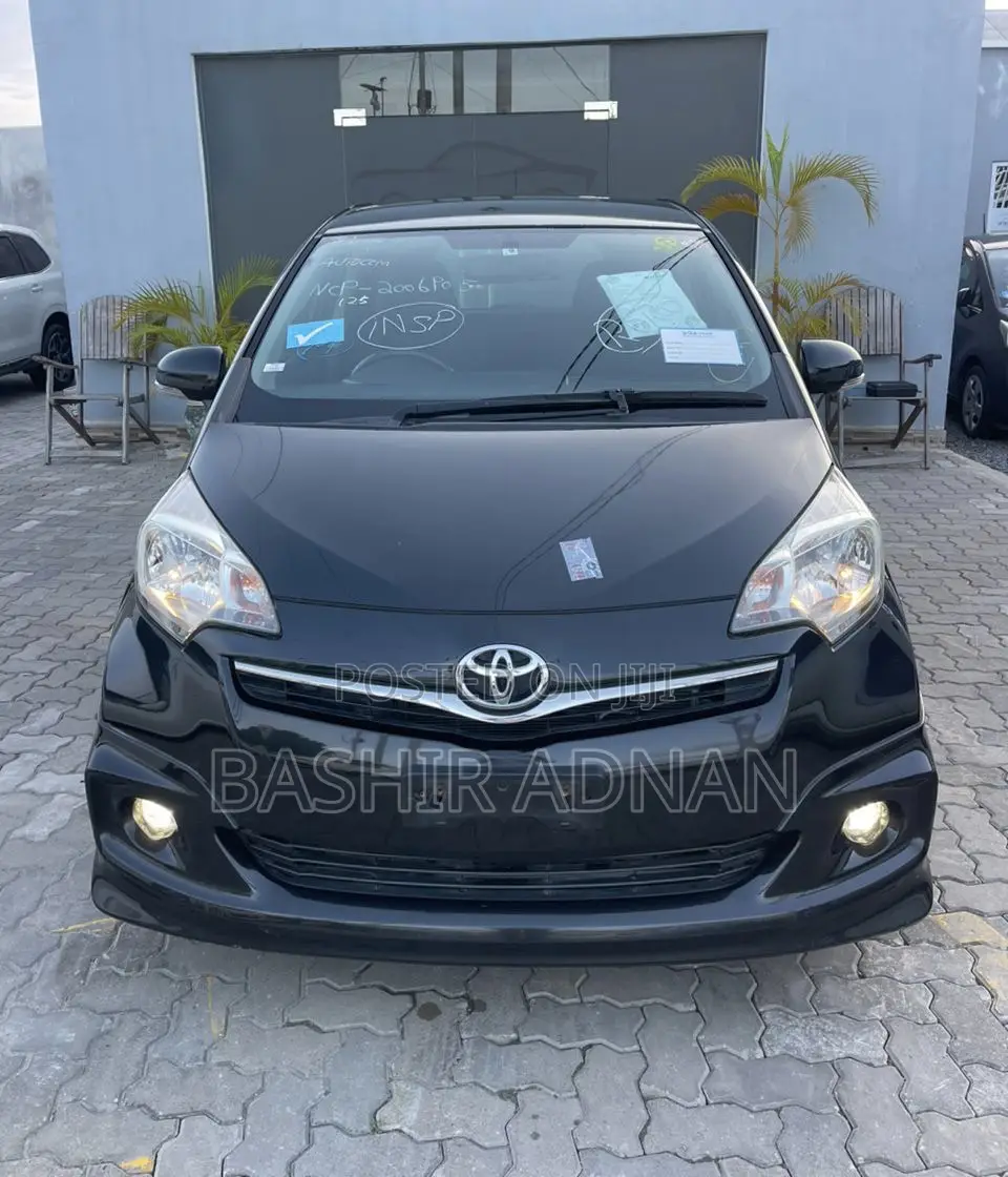 Toyota Ractis 1.5 FWD 2012 Black