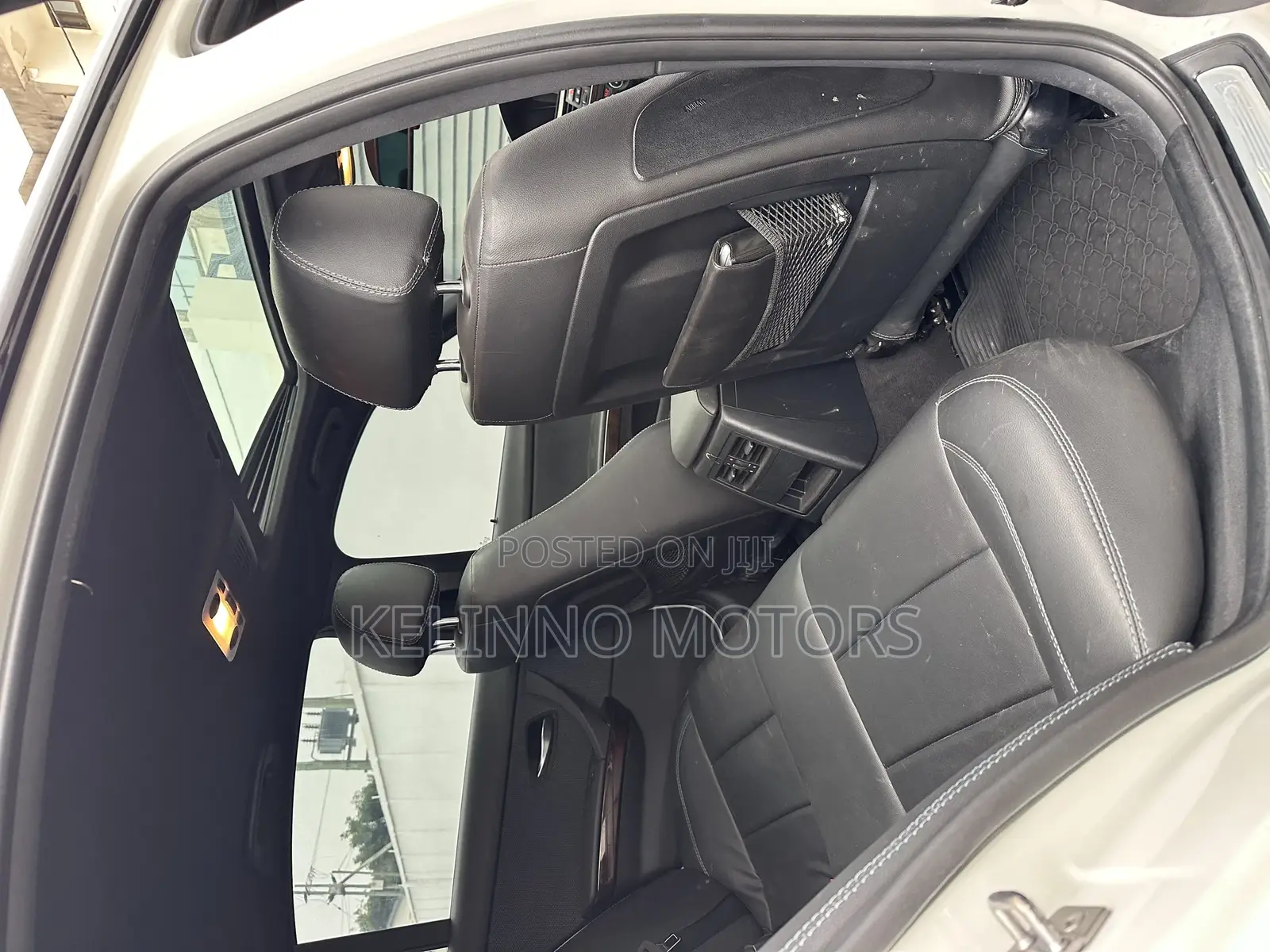 BMW 3 Series 2011 White