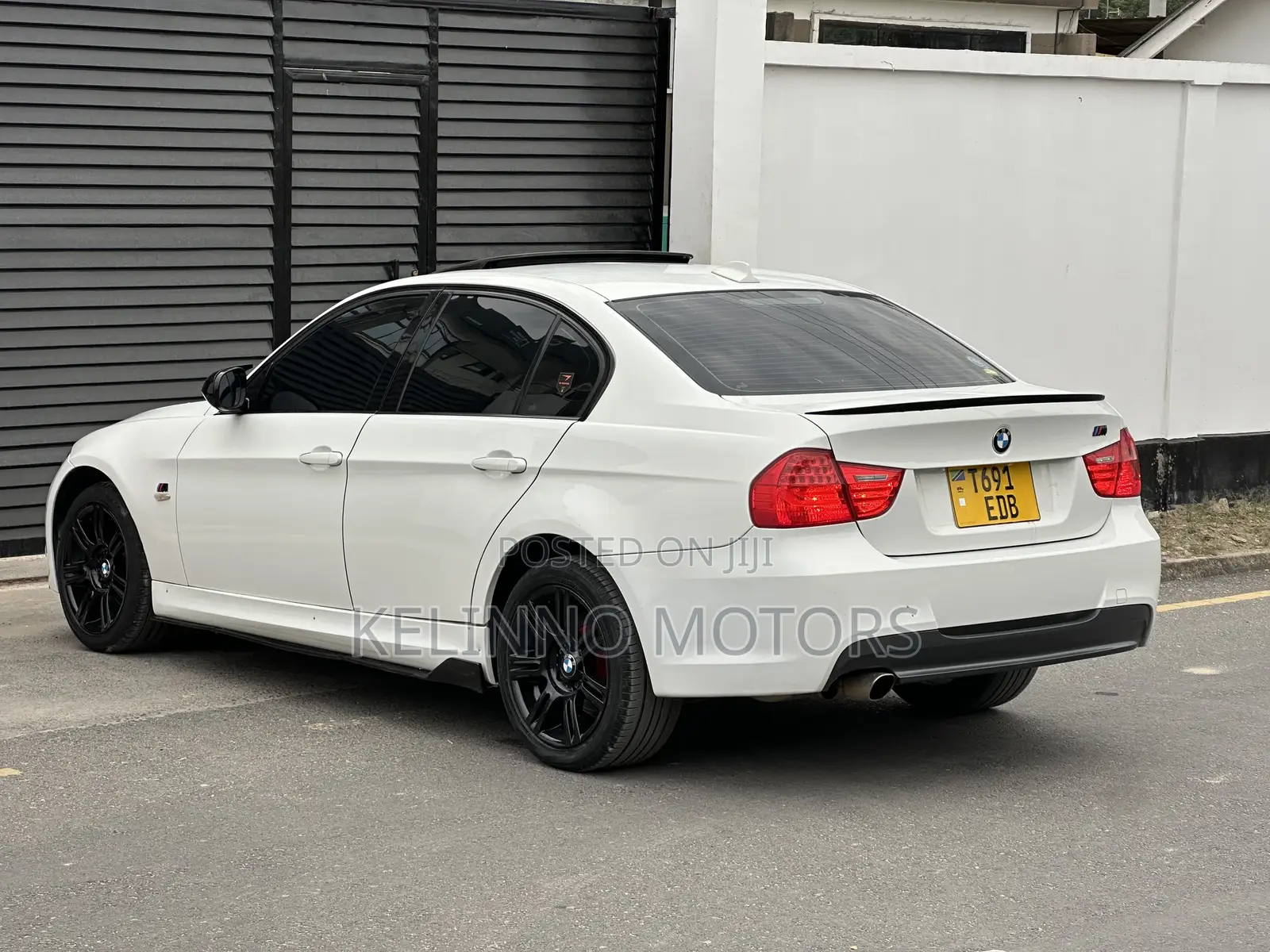 BMW 3 Series 2011 White