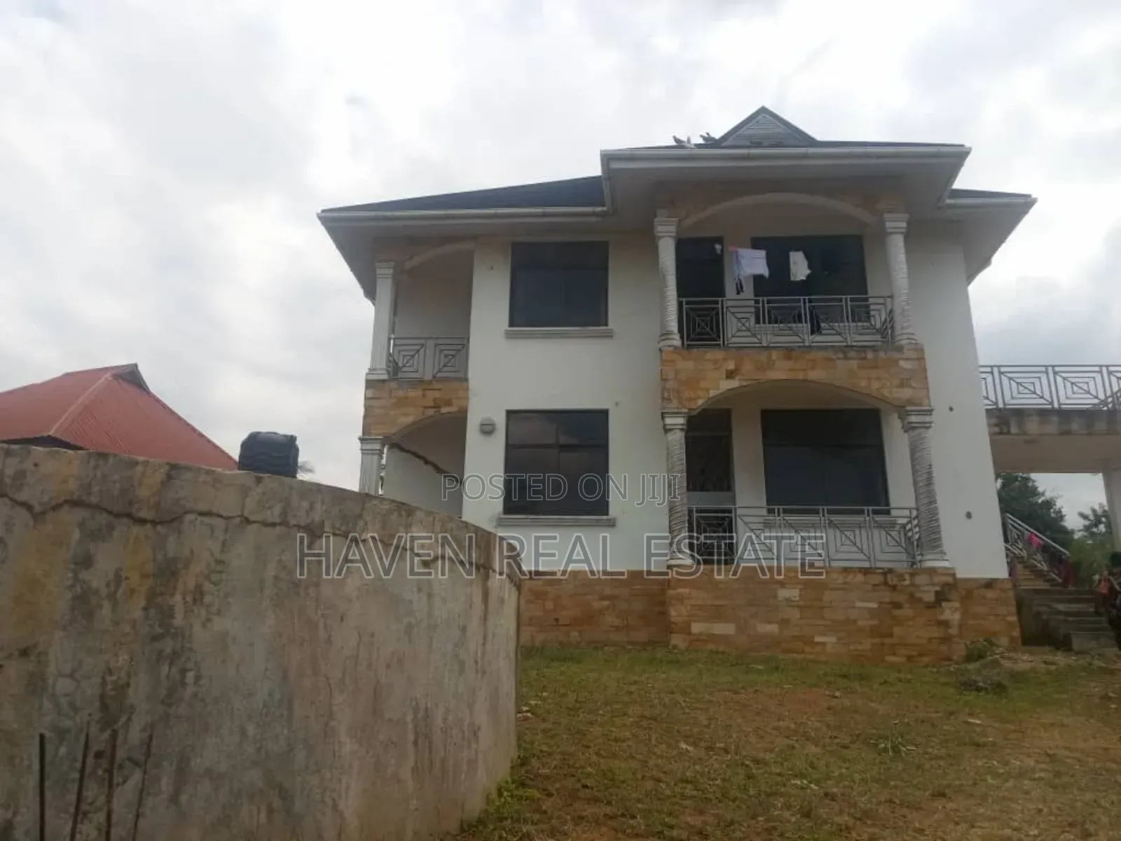 6bdrm House in Kinyerezi for sale