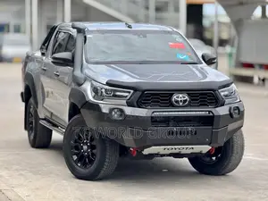 Toyota Hilux Revo Double Cab Deisel 2.8 AWD 2022 Silver