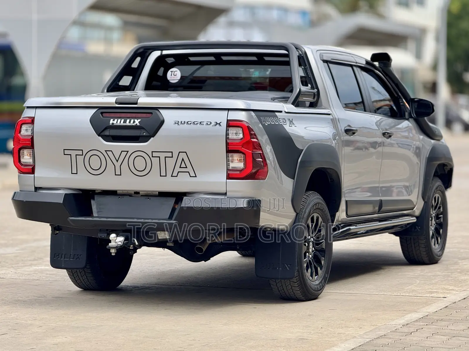Toyota Hilux Revo Double Cab Deisel 2.8 AWD 2022 Silver