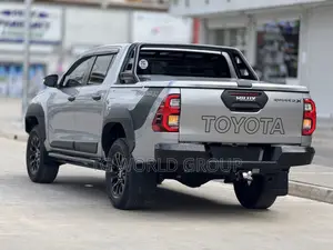 Toyota Hilux Revo Double Cab Deisel 2.8 AWD 2022 Silver