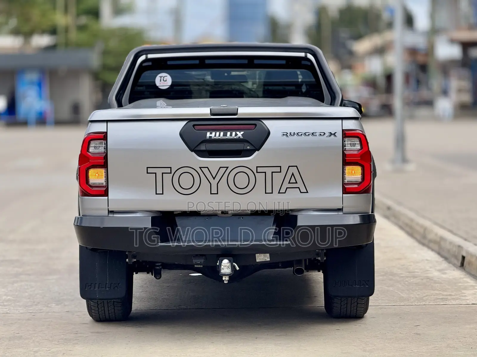 Toyota Hilux Revo Double Cab Deisel 2.8 AWD 2022 Silver