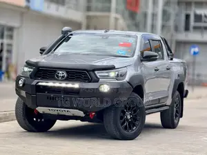 Toyota Hilux Revo Double Cab Deisel 2.8 AWD 2022 Silver