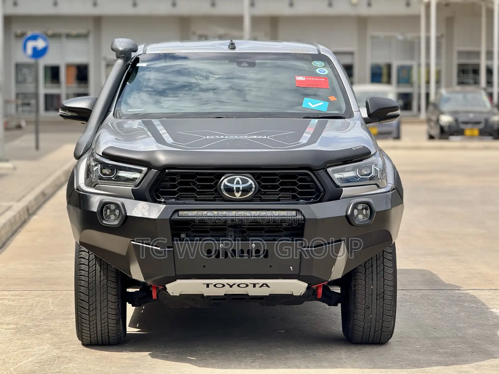 Toyota Hilux Revo Double Cab Deisel 2.8 AWD 2022 Silver