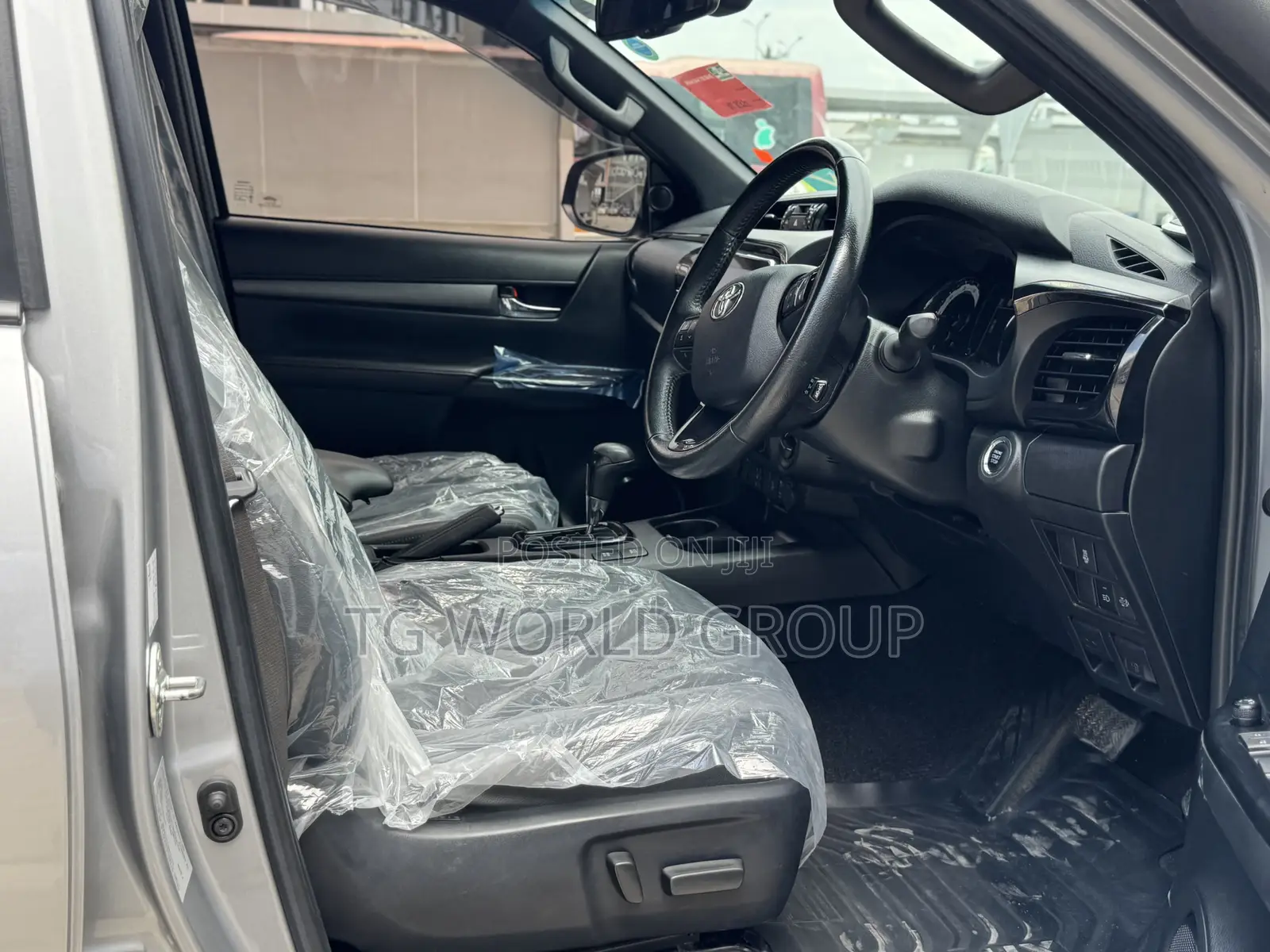 Toyota Hilux Revo Double Cab Deisel 2.8 AWD 2022 Silver