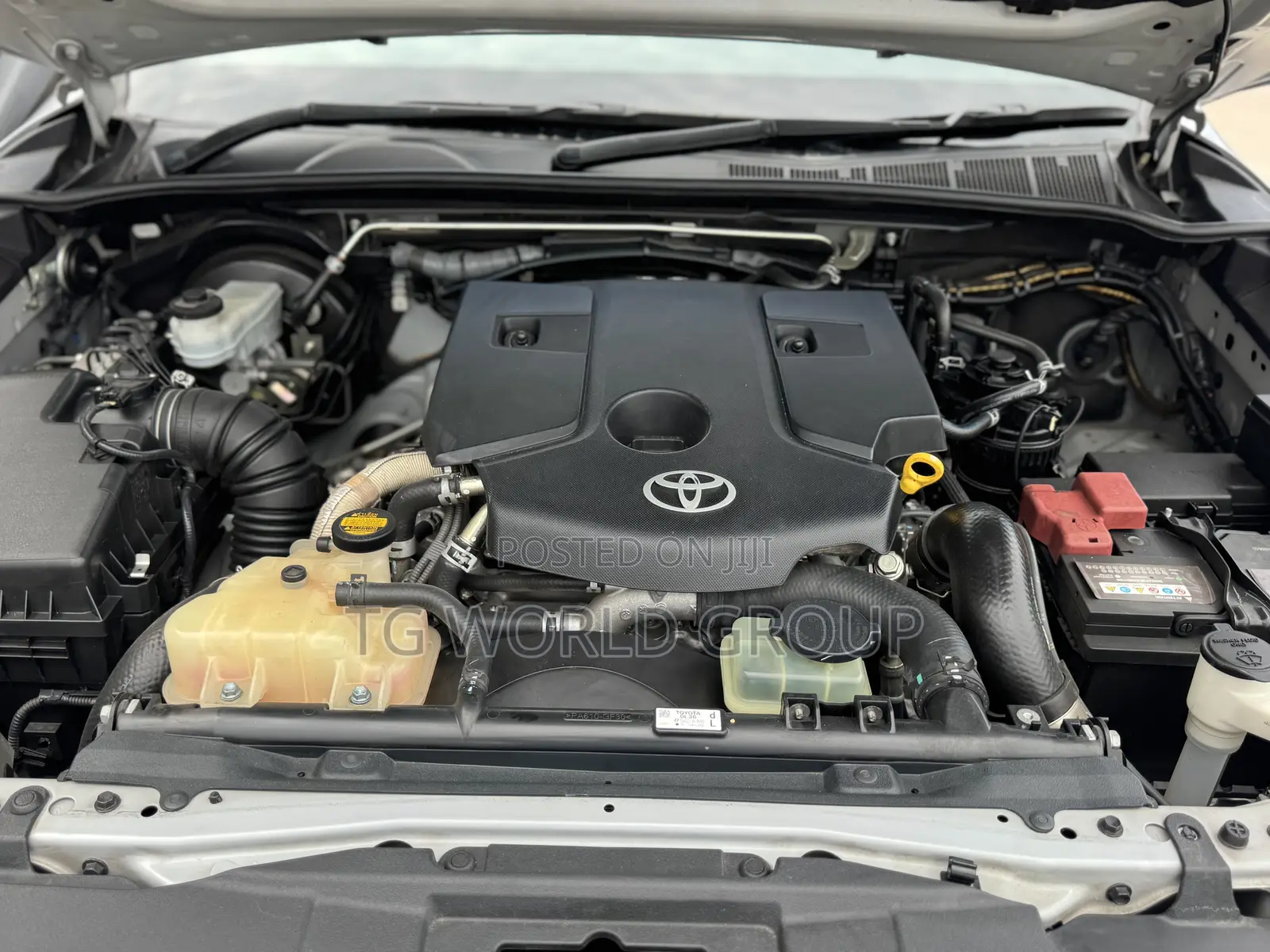 Toyota Hilux Revo Double Cab Deisel 2.8 AWD 2022 Silver