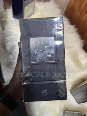 Hayati Perfume Zipo Dukani Za Kike Na Za Kiume