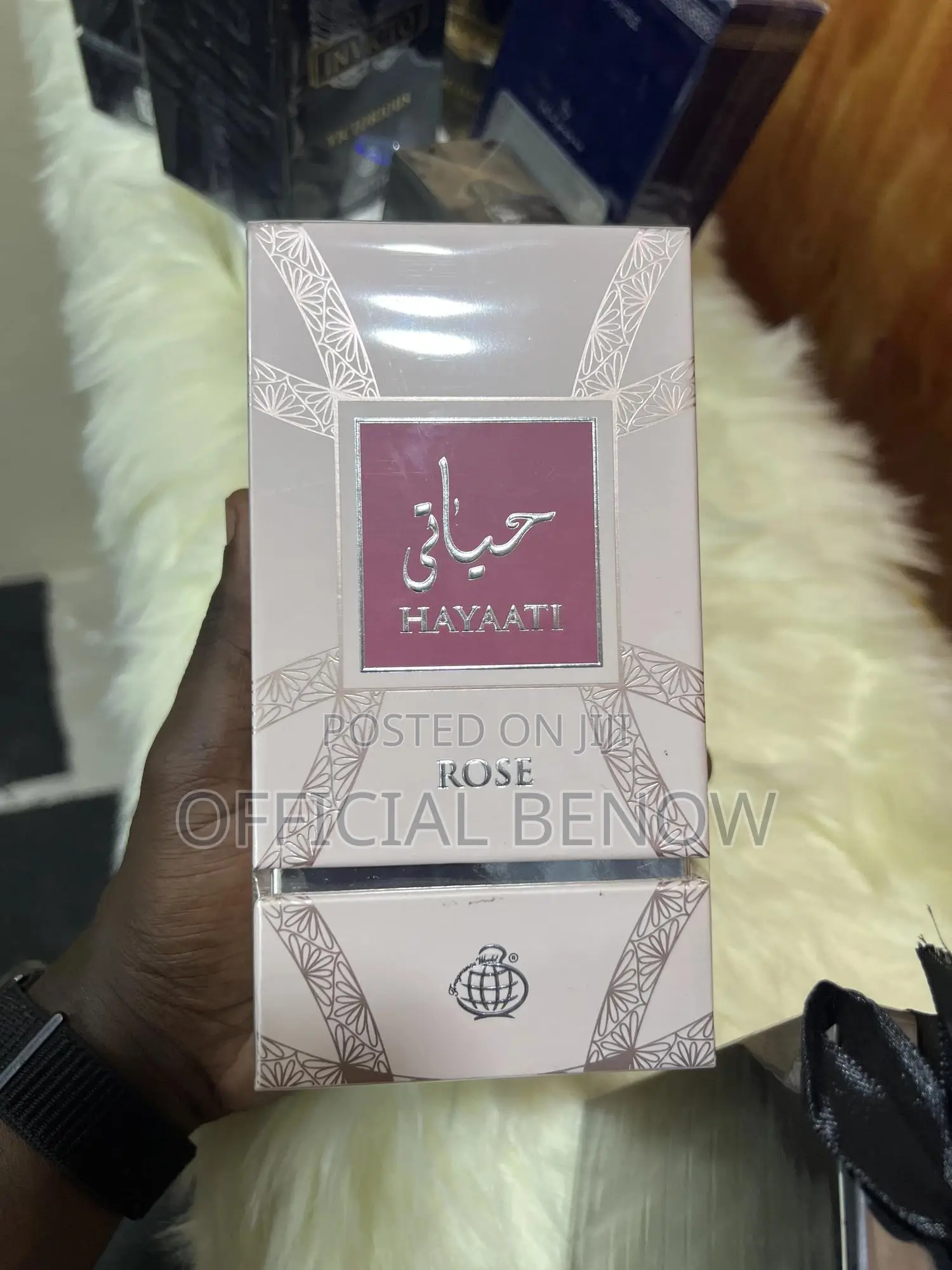 Hayati Perfume Zipo Dukani Za Kike Na Za Kiume