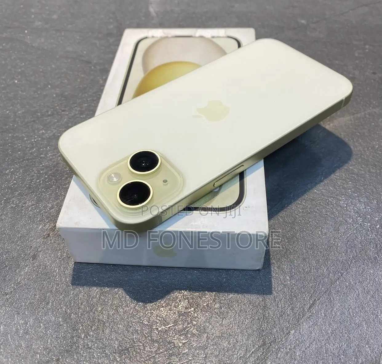 New Apple iPhone 15 256 GB Yellow
