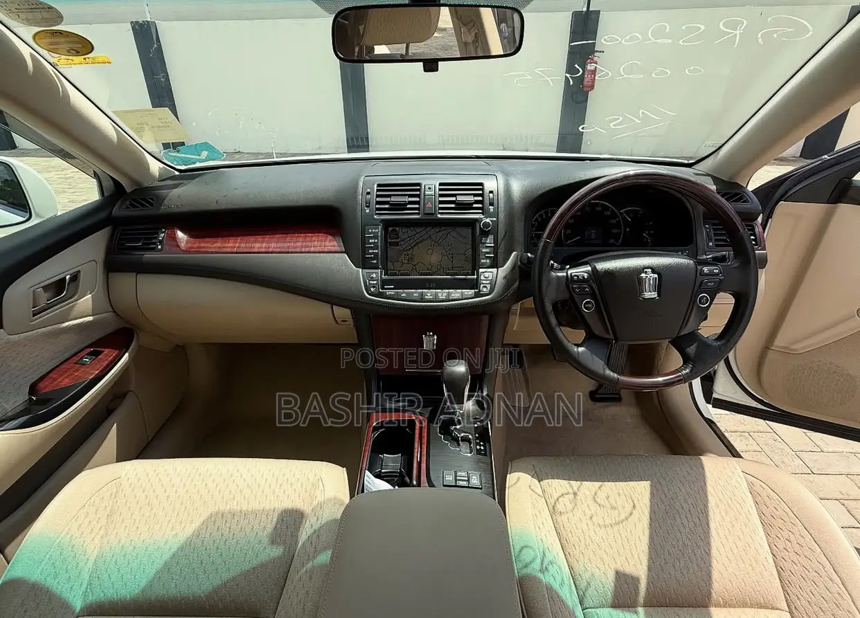 Toyota Crown 2010 White