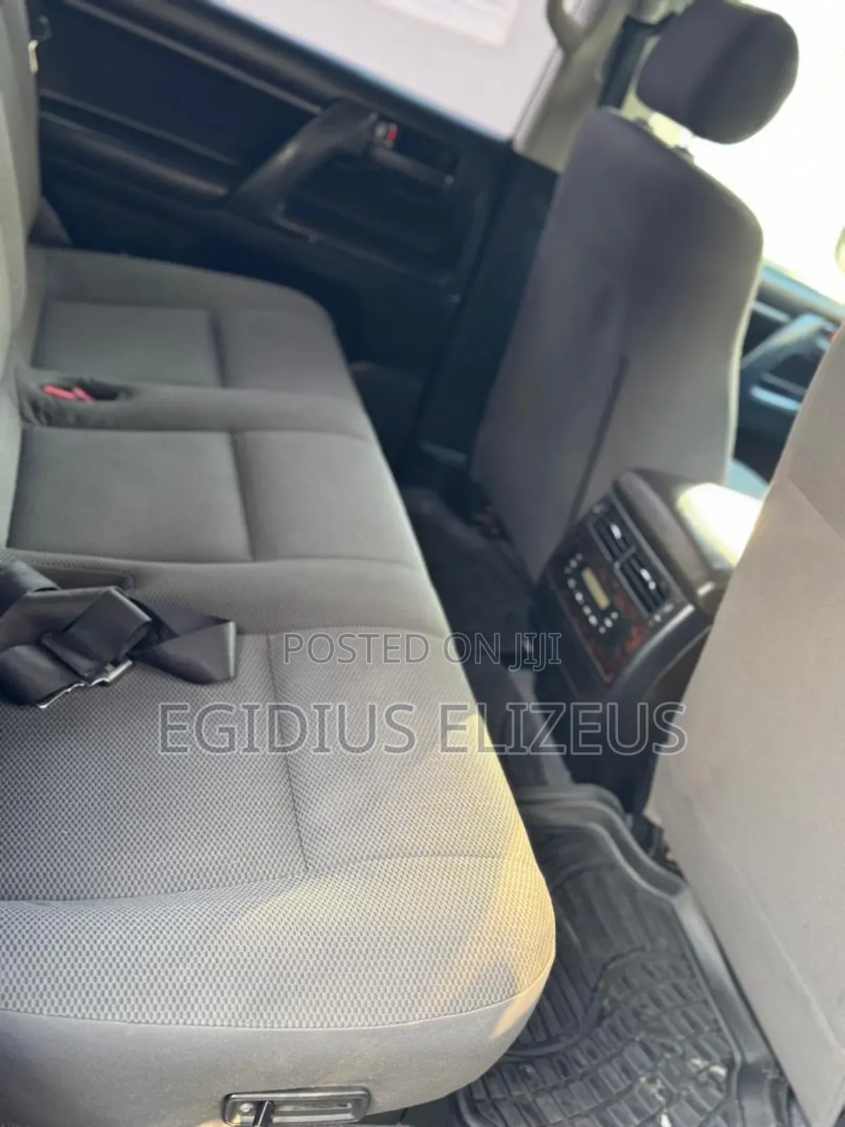 Toyota Land Cruiser 2010 White