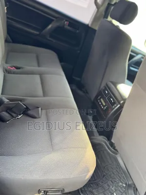 Toyota Land Cruiser 2010 White