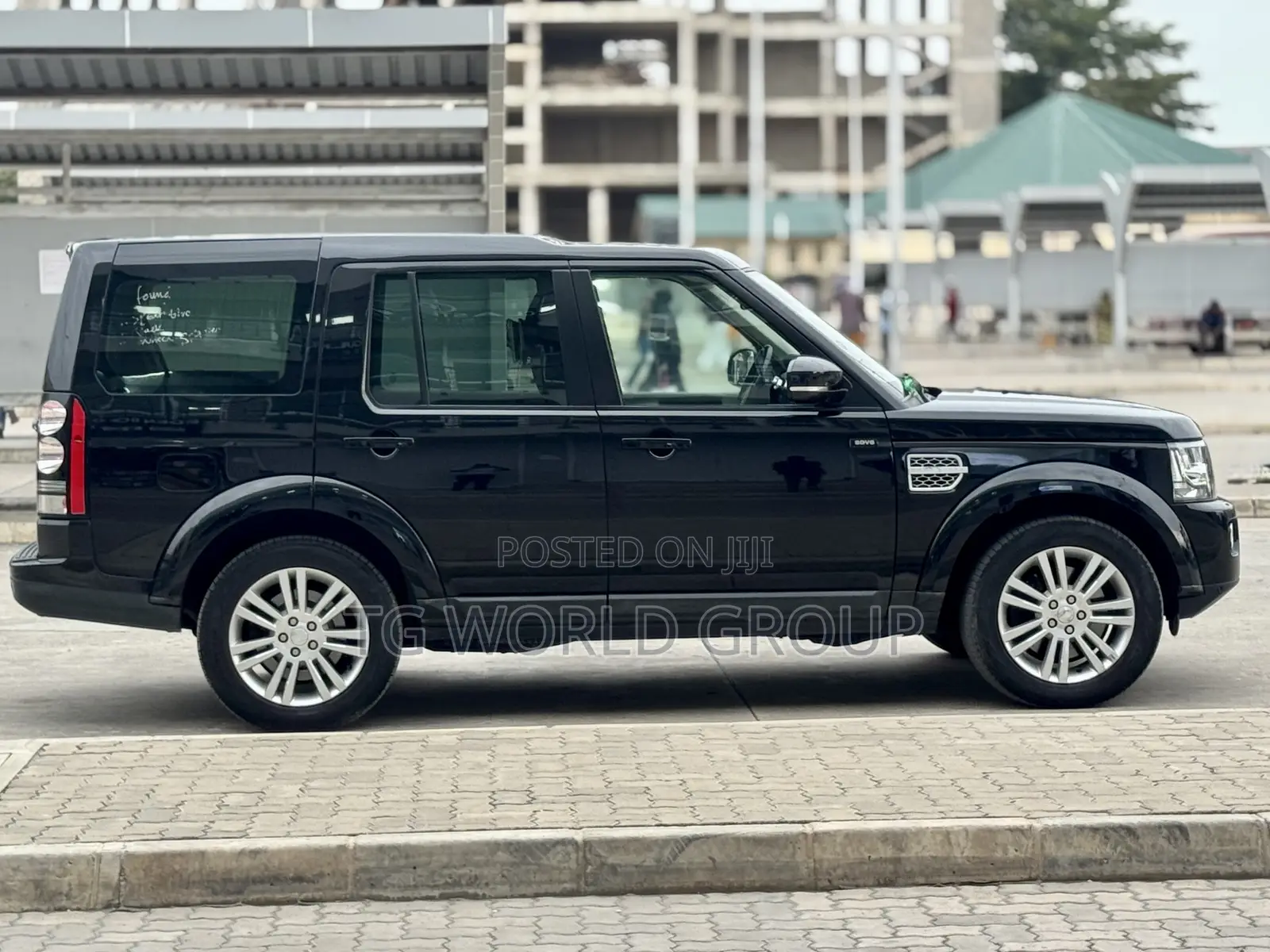 Land Rover Discovery 2016 Black