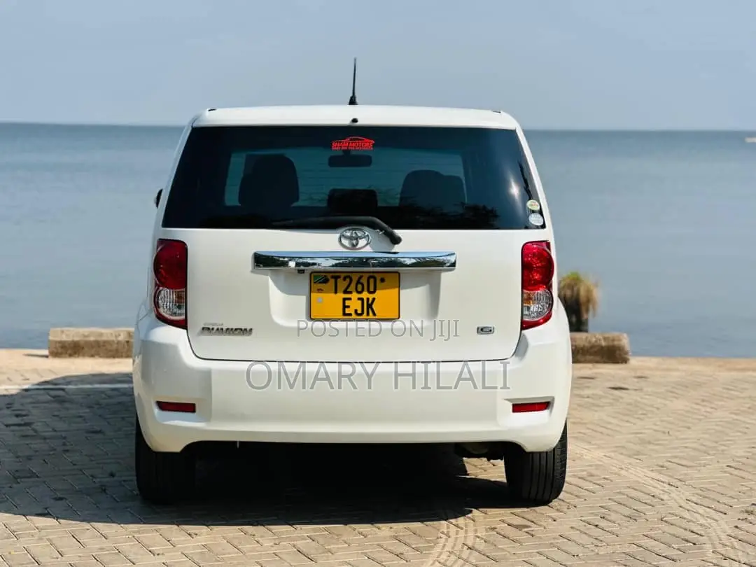 Toyota Corolla Rumion 2008 White