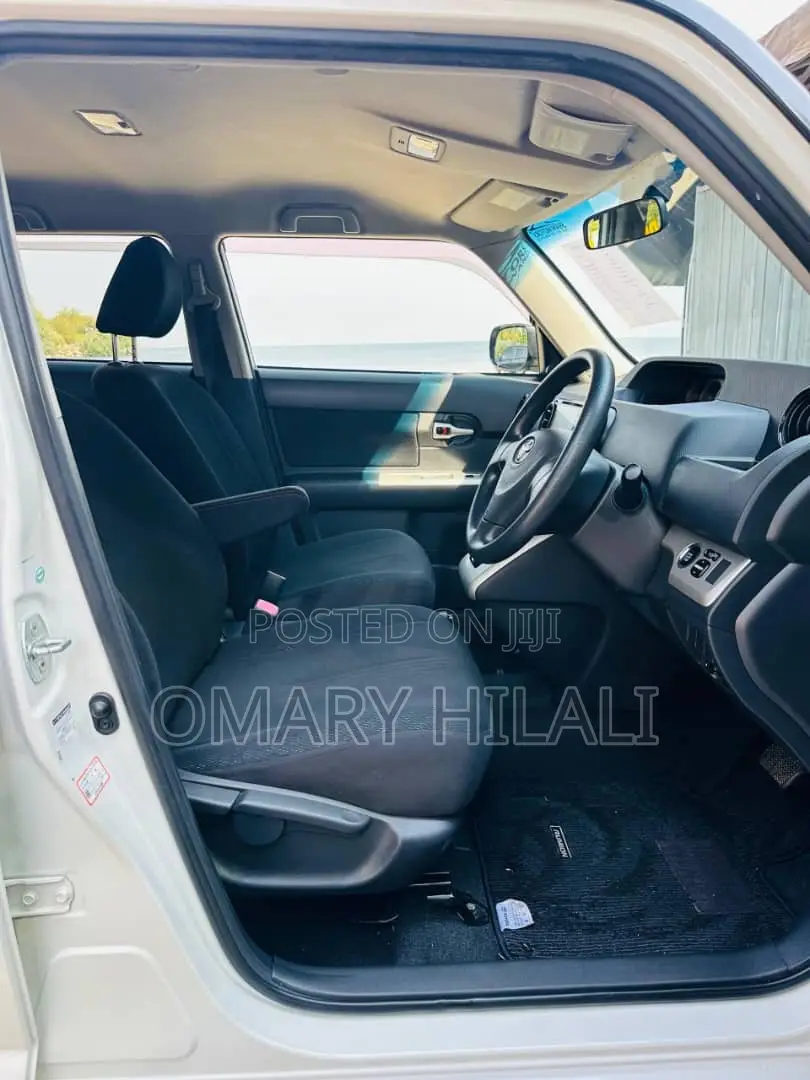 Toyota Corolla Rumion 2008 White