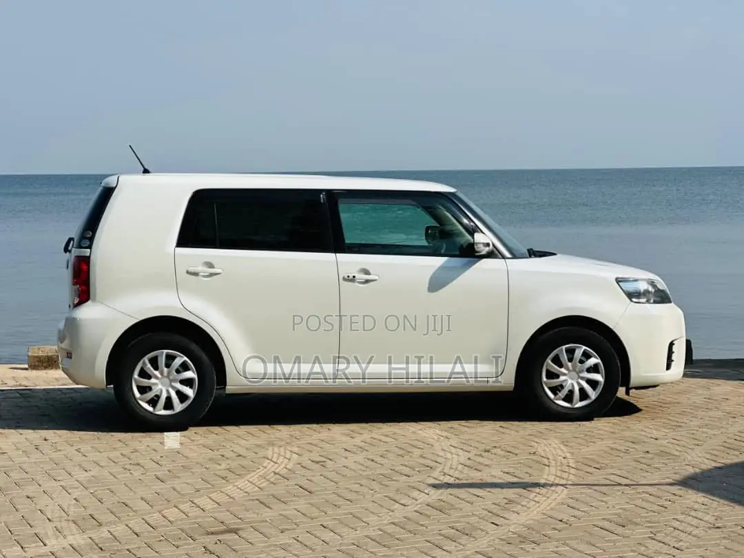 Toyota Corolla Rumion 2008 White
