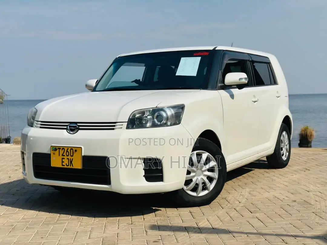Toyota Corolla Rumion 2008 White