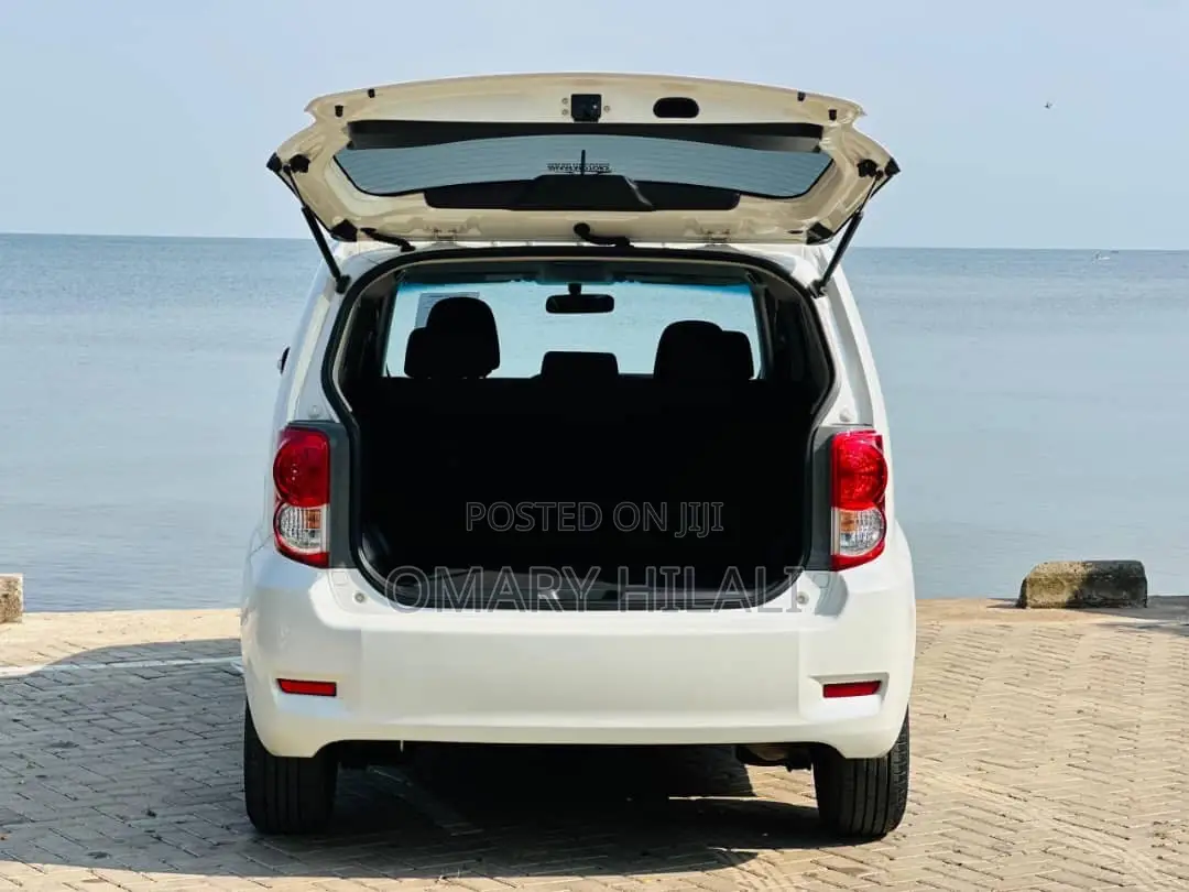 Toyota Corolla Rumion 2008 White