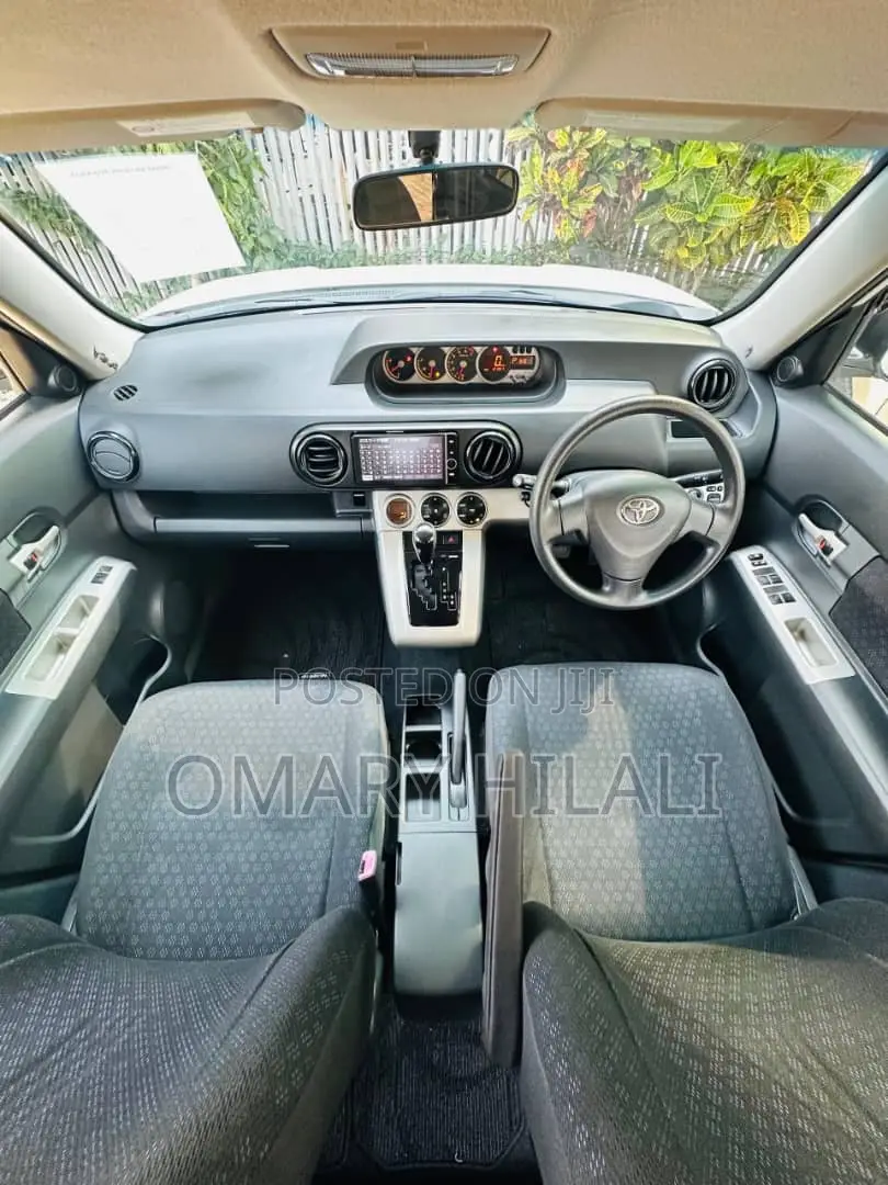 Toyota Corolla Rumion 2008 White