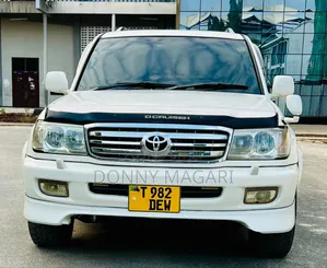 Toyota Land Cruiser 1999 White